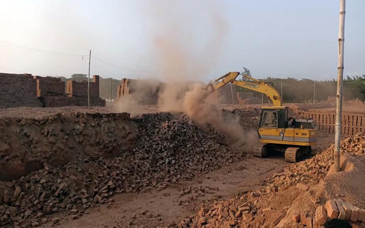 রামগতিতে ৪ ইটভাটা মালিককে সাড়ে ১০ লাখ টাকা জরিমানা