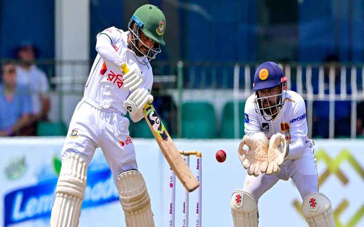 মুমিনুলের বিদায়ের পর লাঞ্চে টাইগাররা