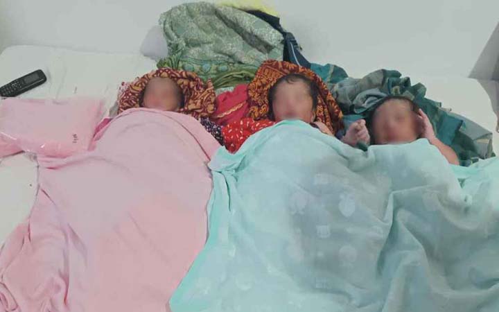 একসঙ্গে তিন মেয়ের জন্ম দিলেন গৃহবধূ