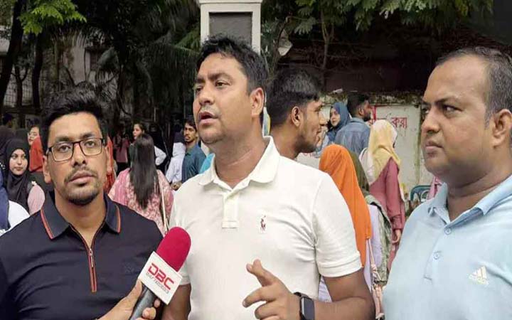 ঢাবির কিছু শিক্ষক শিবিরের ভাষায় কথা বলছেন: নাছির