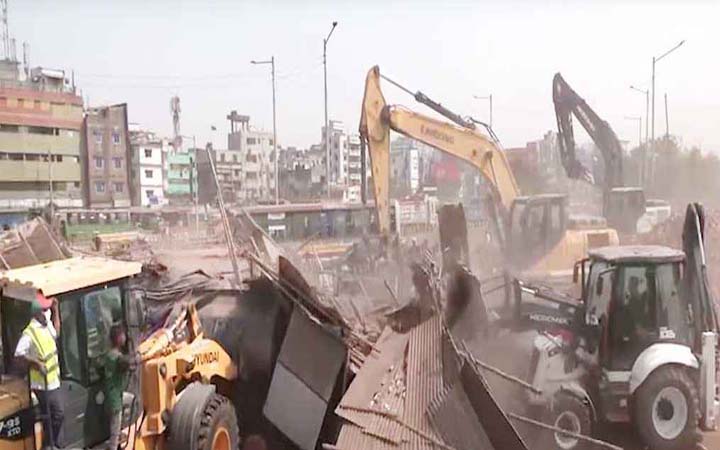 ডিএনসিসির অভিযানে গাবতলীতে ২৫ অবৈধ স্থাপনা উচ্ছেদ