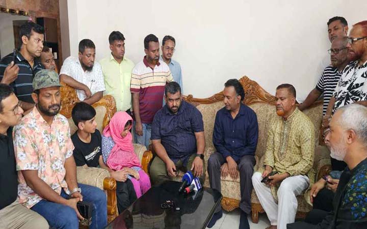 মাইলস্টোন ট্রাজেডি: নিহত রজনীর পরিবারের পাশে বিএনপি নেতা সোহেল