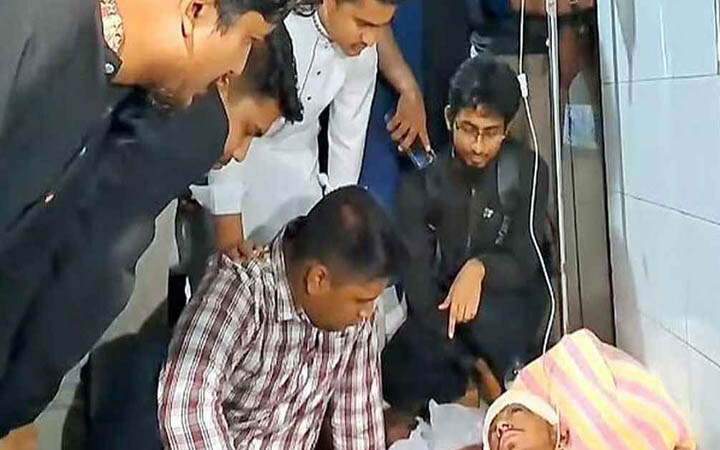 গাজীপুরে আহতদের দেখতে হাসপাতালে সারজিস ও হাসনাত