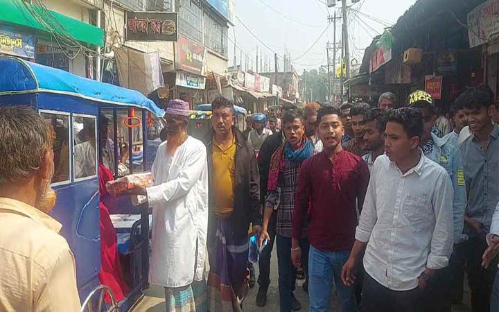 লক্ষ্মীপুরে হত্যা মামলায় আ.লীগ নেতা গ্রেপ্তার, মিষ্টি বিতরণ