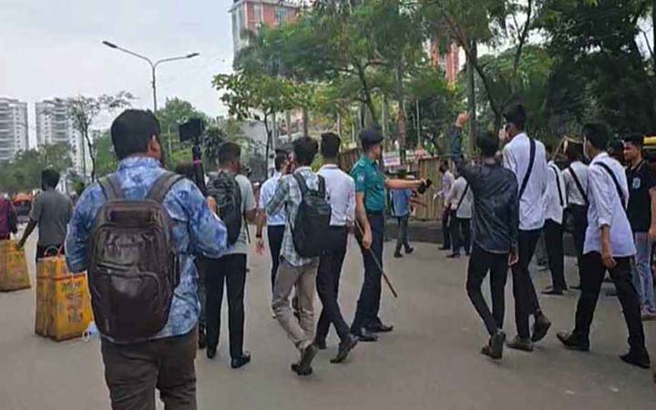 ঢাকা কলেজ-সিটি কলেজ শিক্ষার্থীদের মধ্যে ফের সংঘর্ষ
