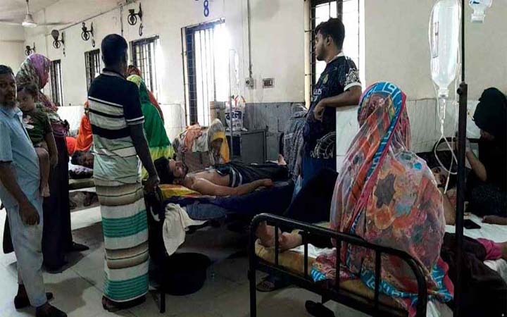 ঈশ্বরদী ইপিজেডের শতাধিক শ্রমিক অসুস্থ হয়ে হাসপাতালে ভর্তি