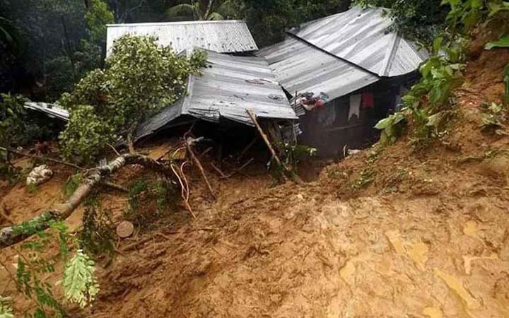 ভারী বৃষ্টিপাতের সতর্কবার্তা, ভূমিধসের আশঙ্কা