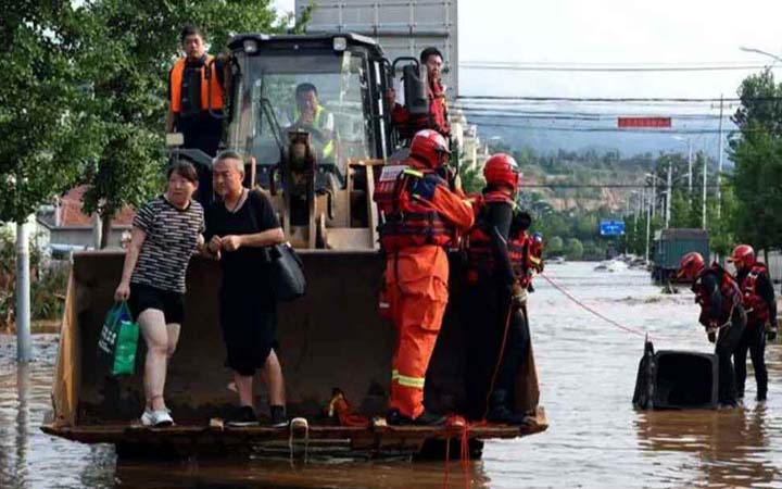 চীনে ভারী বৃষ্টি ও ভয়াবহ বন্যায় ৩০ জনের মৃত্যু