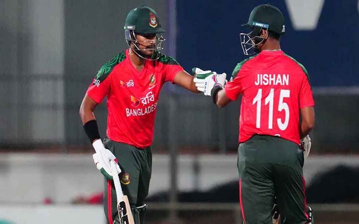 আফিফের লড়াকু ব্যাটিংয়ে মামুলি পুঁজি বাংলাদেশের