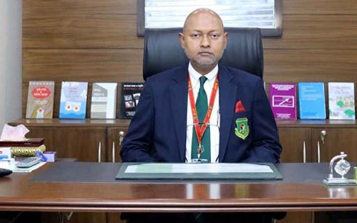 বেরোবির সাবেক উপাচার্য নাজমুল আহসান কলিমুল্লাহ গ্রেপ্তার