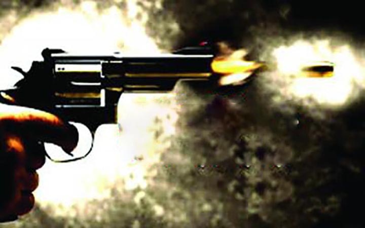 হাতিরঝিলে দুপক্ষের গোলাগুলি, পথচারী গুলিবিদ্ধ