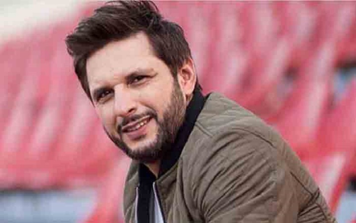 রাজনীতিতে যোগ দেওয়ার ইঙ্গিত দিলেন আফ্রিদি