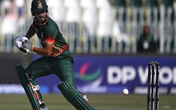 শান্তর ফিফটি, ৫ উইকেট হারিয়ে বিপাকে বাংলাদেশ