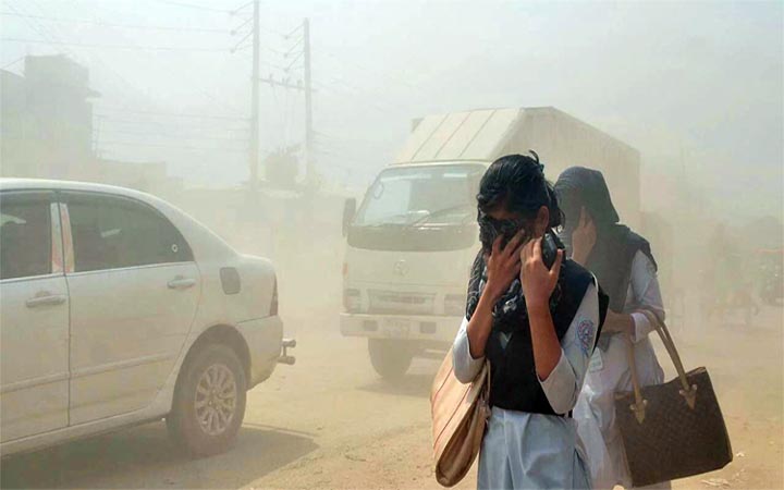 বায়ুদূষণের শীর্ষে কলকাতা, দ্বিতীয় ঢাকা