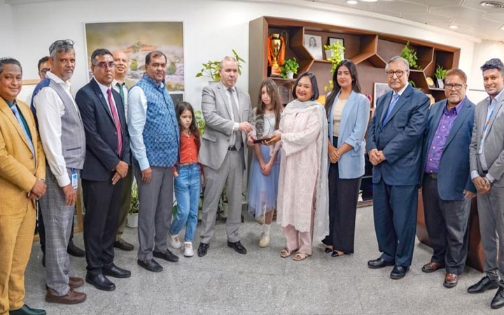 আলজেরিয়ার রাষ্ট্রদূত ড. আব্দেলওয়াহাব সাইদানি’র এআইইউবি পরিদর্শন