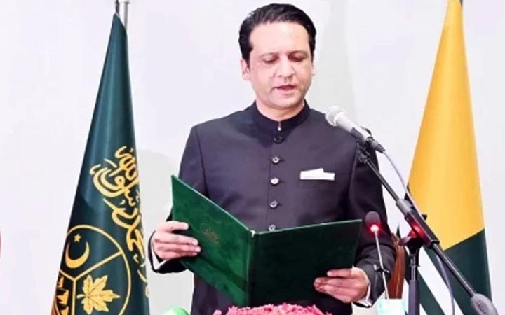 আজাদ কাশ্মীরের নতুন প্রধানমন্ত্রী ইফতিখার গিলানি