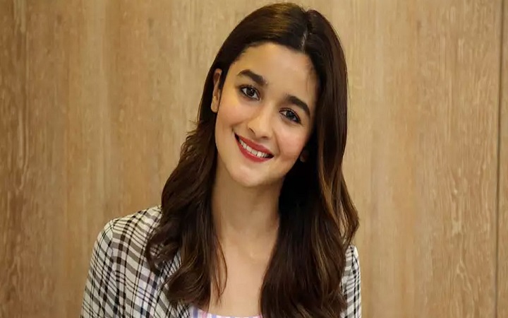 নতুন অভিজ্ঞতা পেতে মুখিয়ে আছেন আলিয়া ভাট