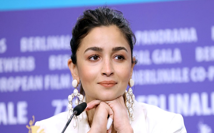 অপারেশন সিঁদুর সমর্থন করে ১ লাখ অনুসারী হারালেন আলিয়া