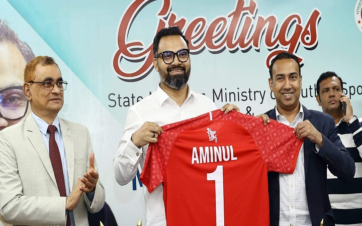 হামজাদের বেতনের আওতায় আনছেন ক্রীড়া প্রতিমন্ত্রী