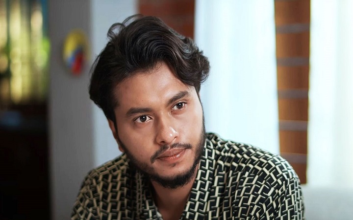 ‘গত বছর এক দল উত্যক্ত করেছে, এ বছর আরেক দল জুতা দিয়ে বরণ করেছে’