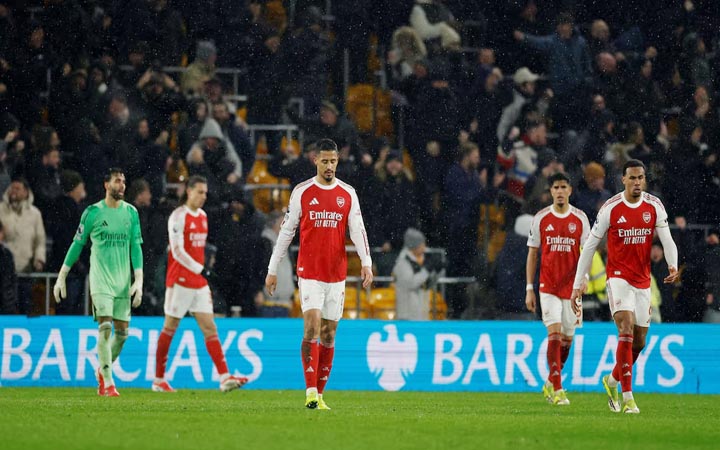 শিরোপা জয়ের দৌড়ে ফের হোঁচট খেলো আর্সেনাল