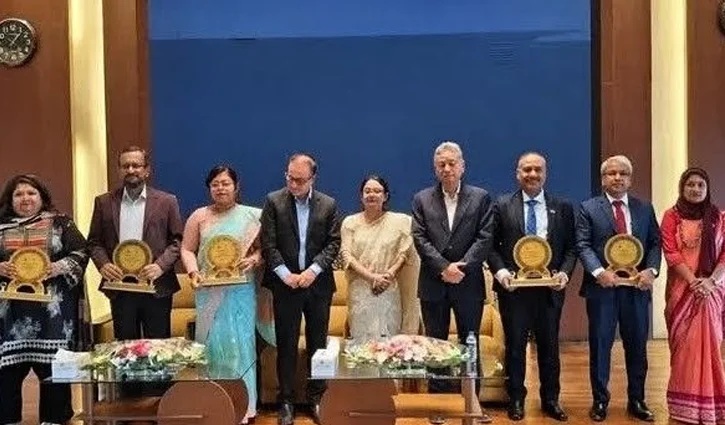 উদ্ভাবনী সেবায় পাঁচ ক্যাটাগরিতে সেরা পাঁচ আর্থিক প্রতিষ্ঠান