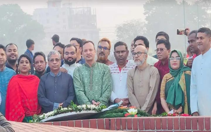 জাতীয় স্মৃতিসৌধে নবনিযুক্ত অ্যাটর্নি জেনারেলের শ্রদ্ধা