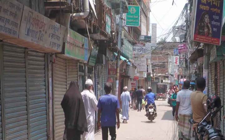 বাগেরহাটে বাণিজ্য মেলা বন্ধের দাবিতে ব্যবসায়ীদের কর্মবিরতি