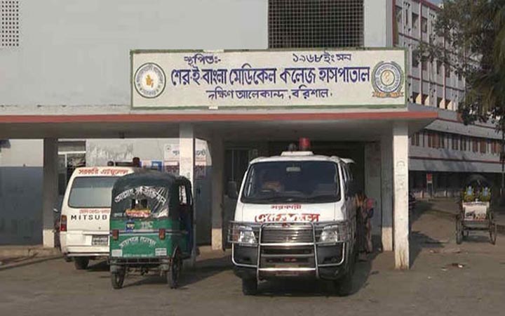 অনির্দিষ্টকালের কর্মবিরতিতে শেবাচিম চিকিৎসকরা