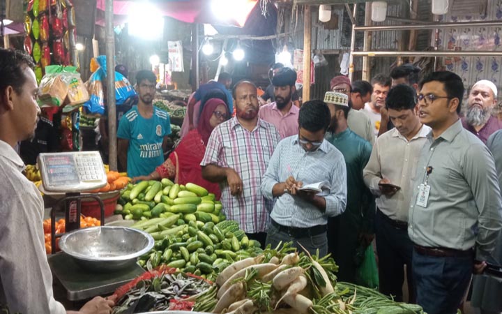চাঁদপুরে পাঁচ ব্যবসাপ্রতিষ্ঠানে জরিমানা
