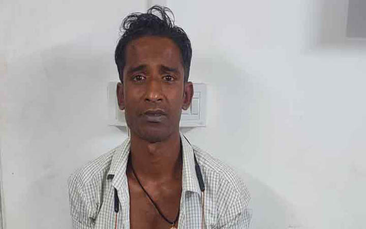 ভারতে পূজার মাঝে অশান্তি ছড়ানোর চেষ্টা, অস্ত্র-সহ বিপ্লব রায় আটক