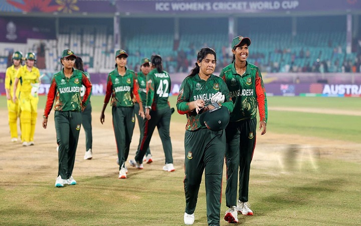 বাংলাদেশকে ১০ উইকেটে হারিয়ে সেমিফাইনালে অস্ট্রেলিয়া