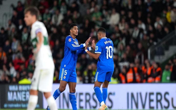 গোল পাল্টা গোলের ম্যাচে হার এড়িয়ে শীর্ষে রিয়াল