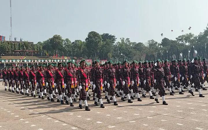 শপথ নিলেন রেকর্ড ৩ হাজার নবীন বিজিবি সদস্য