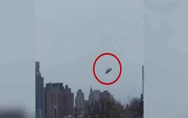 আকাশে উল্টে গিয়ে নদীতে আছড়ে পড়ল হেলিকপ্টার, সব আরোহী নিহত