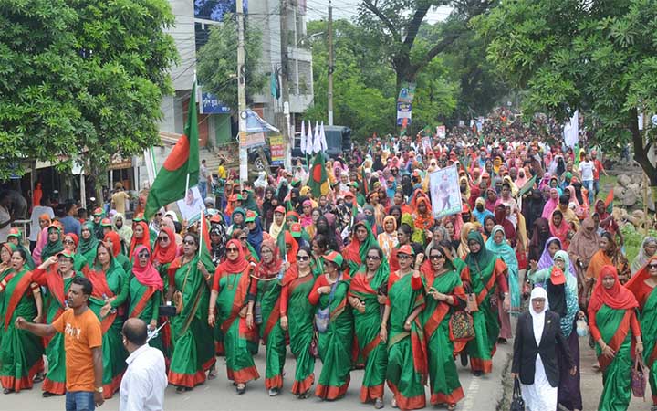 যশোরের ছাত্র জনতার গণঅভ্যুত্থান দিবসে বিএনপি নেত্রী নার্গিস বেগম-  একটি গণতান্ত্রিক সরকার প্রতিষ্ঠিত না হওয়া পর্যন্ত বিএনপি'র লক্ষ্যে অবিচল থাকবে