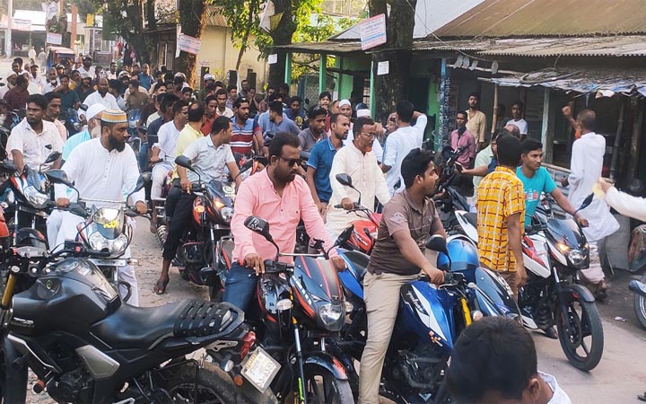 বিএনপির বিতর্কিত কমিটি সংস্কারের দাবিতে বিক্ষোভ মিছিল