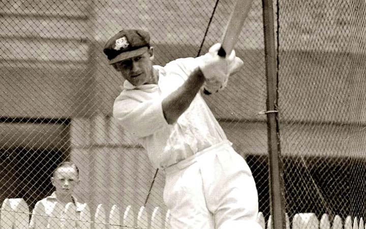 স্যার ডন ব্র্যাডম্যানের ১১৭তম জন্মদিন আজ