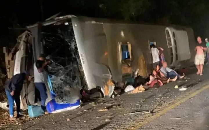 ব্রাজিলে ভয়াবহ সড়ক দুর্ঘটনায় ১১ নারীসহ নিহত অন্তত ১৫