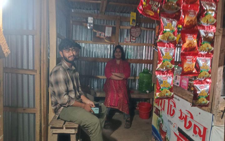 ববিতে চা খেতে গিয়ে নিষিদ্ধ সংগঠনের নেত্রী আটক