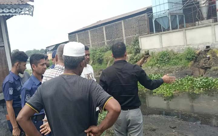 চাঁদপুরে খাল দূষণ করায় ৩ রাইস মিল মালিককে জরিমানা