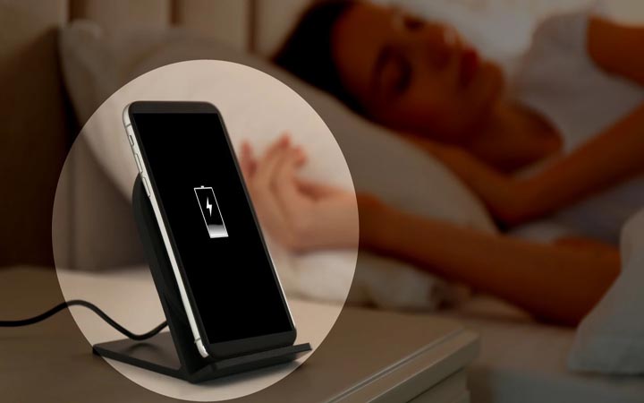 রাতে স্মার্টফোন চার্জ দেওয়ার সঠিক নিয়ম
