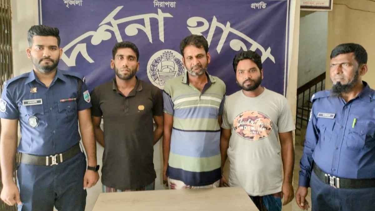 দর্শনায় বোমা উদ্ধারের ঘটনায় নাশকতা মামলা, গ্রেফতার ৩