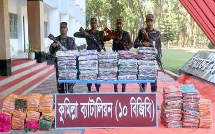 কুমিল্লা সীমান্তে ৬২ লাখ টাকার ভারতীয় শাড়ি জব্দ