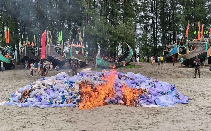 টেকনাফে আড়াই কোটি টাকার অবৈধ কারেন্ট জাল উদ্ধার