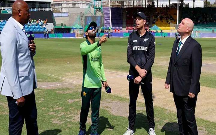 উদ্বোধনী ম্যাচে টস জিতে নিউজিল্যান্ডকে ব্যাটিংয়ে পাঠাল পাকিস্তান