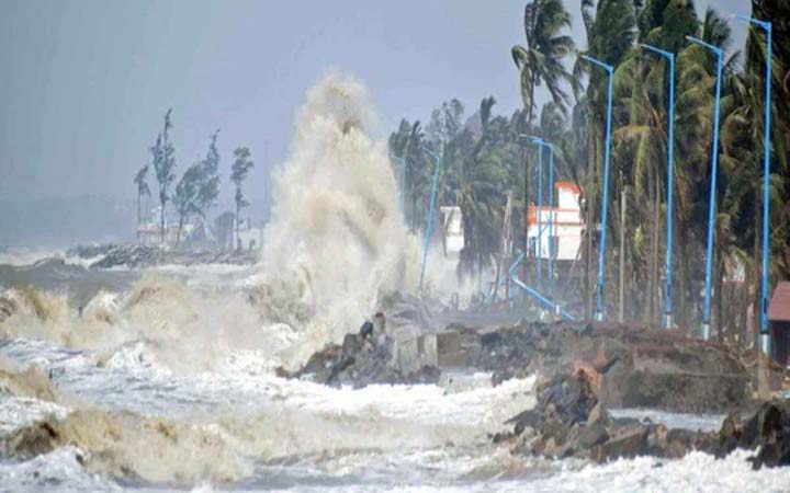 শক্তিশালী ঘূর্ণিঝড় ‘কিকো’ আছড়ে পড়তে পারে যেসব অঞ্চলে