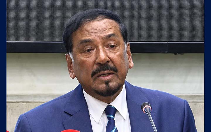 রাষ্ট্রপতির দায়িত্ব গ্রহণ উপলক্ষে হাফিজ উদ্দিনকে ফুলেল শুভেচ্ছা