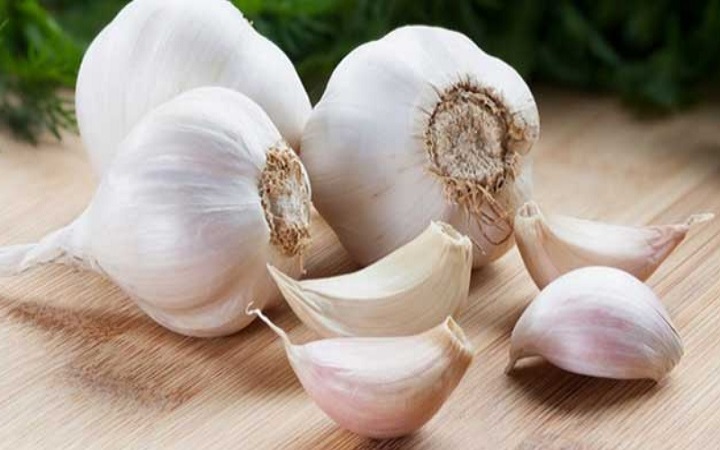 শীতকালে দৈনিক দুই কোয়া রসুন খান