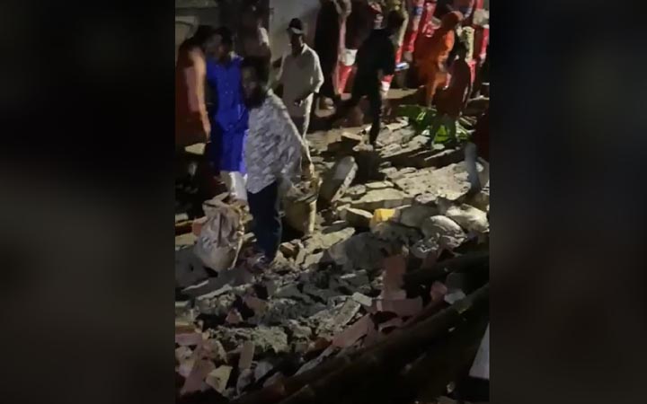 রাজধানীতে বৃষ্টির সময় দেয়াল ধসে নারী নিহত